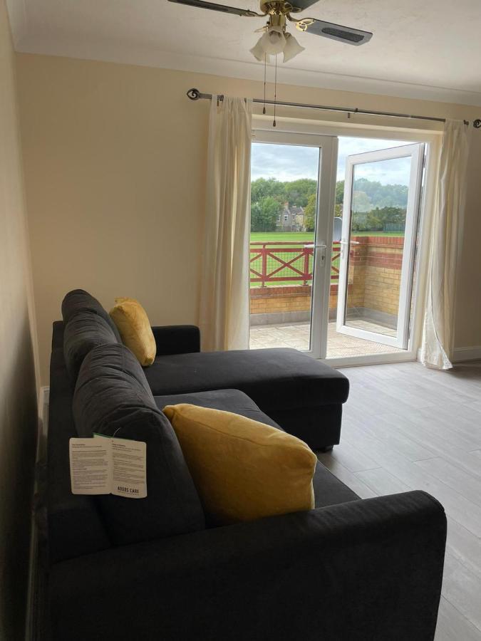 Large, Spacious 3 Bedroom Sleeps 6, Apartment For Contractors And Holidays In Lewisham, Greater London - 1 Free Parking Space & Free Wifi Exterior foto