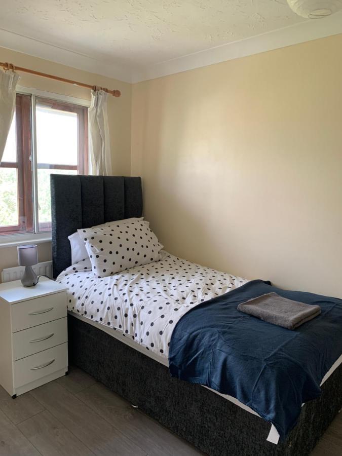 Large, Spacious 3 Bedroom Sleeps 6, Apartment For Contractors And Holidays In Lewisham, Greater London - 1 Free Parking Space & Free Wifi Exterior foto
